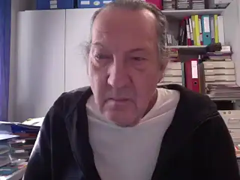 Snapshot of HMStraps01 chatting on October 2, 2025, 11:39 am HMStraps01 online show from October 2, 2025, 11:39 am