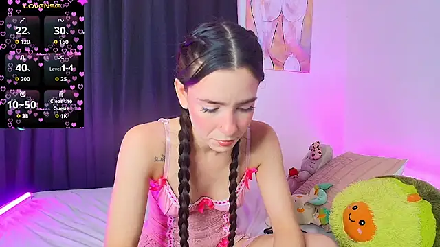 Peach Rose  online show from January 12, 2026, 11:32 pm