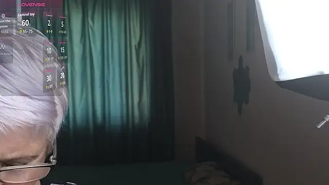 Sandra Snowflake online show from November 15, 2025, 11:40 am