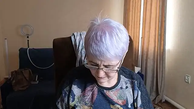 Sandra Snowflake online show from April 10, 2026, 4:17 am