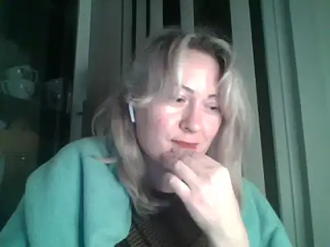 Snapshot of Mary888x chatting on February 18, 2025, 9:53 pm Mary888x online show from February 18, 2025, 9:53 pm