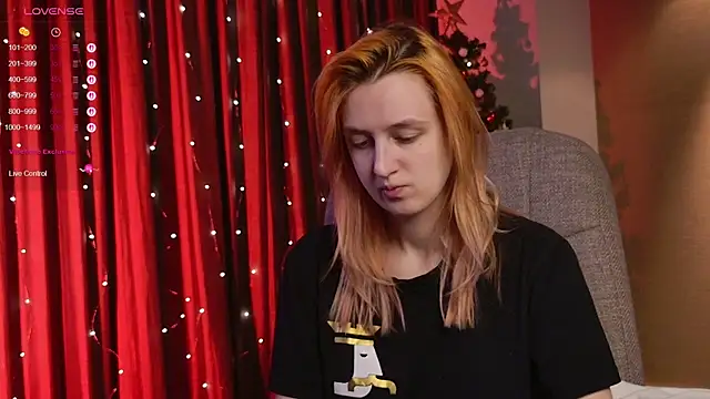 aishiro online show from December 18, 2025, 1:39 pm