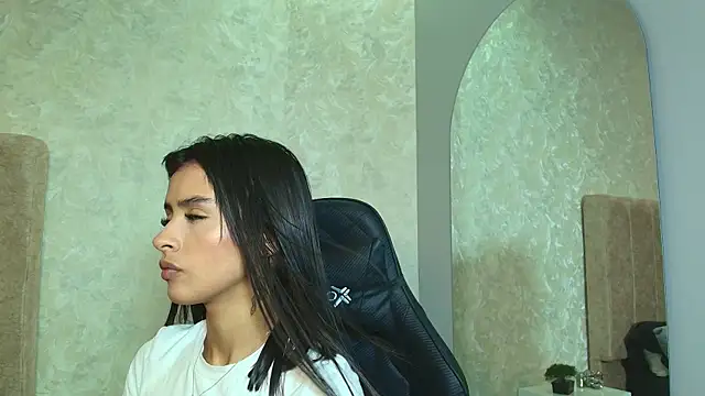 katia foxxx  online show from May 26, 2026, 5:31 pm