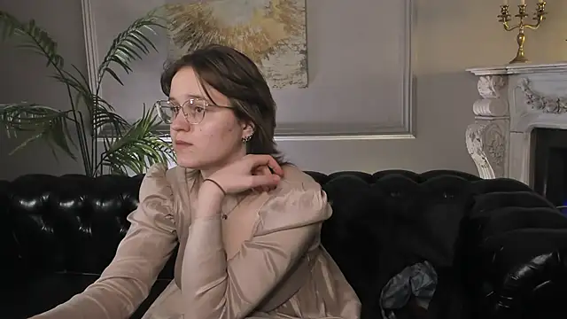 Snapshot of Rada_Woods chatting on March 10, 2025, 3:52 pm Rada Woods online show from March 10, 2025, 3:52 pm