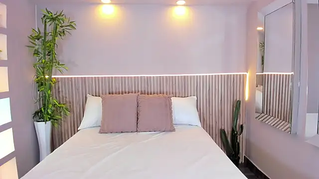 Snapshot of GeorginaReyes chatting on December 13, 2025, 10:48 pm GeorginaReyes online show from December 13, 2025, 10:48 pm