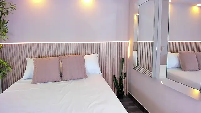 Snapshot of GeorginaReyes chatting on December 17, 2025, 10:38 pm GeorginaReyes online show from December 17, 2025, 10:38 pm