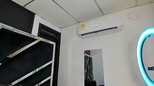 Rubyxht online show from January 18, 2026, 12:42 pm