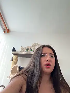 sweetie  annieee online show from April 3, 2026, 8:51 pm