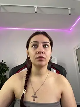 AshleySkott  online show from September 15, 2025, 8:25 am