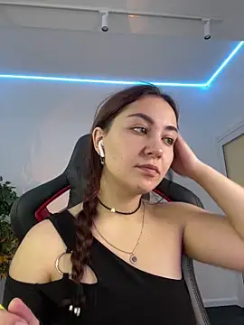 AshleySkott  online show from October 12, 2025, 9:08 am