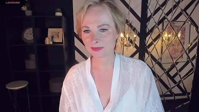 Sandra Kind online show from February 21, 2025, 8:40 am