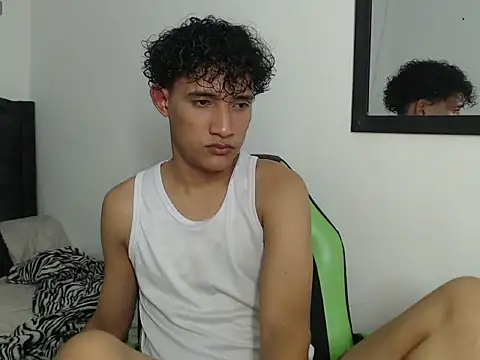 Snapshot of Boy_coll chatting on February 26, 2026, 5:50 am Boy coll online show from February 26, 2026, 5:50 am