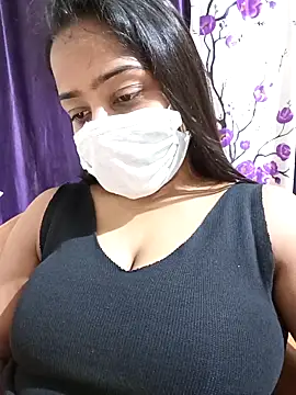 COZY ROZI online show from September 13, 2025, 5:13 pm