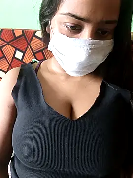 COZY ROZI online show from September 20, 2025, 8:04 am