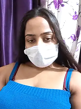 COZY ROZI online show from November 4, 2025, 3:44 pm