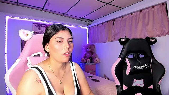 Cristal Smith20 online show from April 3, 2026, 1:25 am