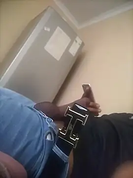 TwistedR online show from November 17, 2025, 4:40 am