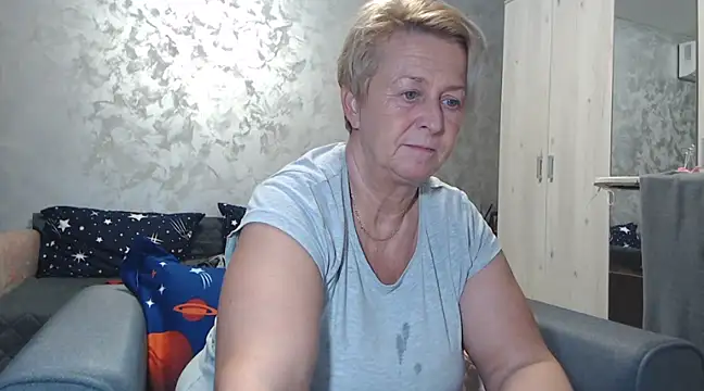 RosesandLillies online show from February 26, 2025, 5:50 pm