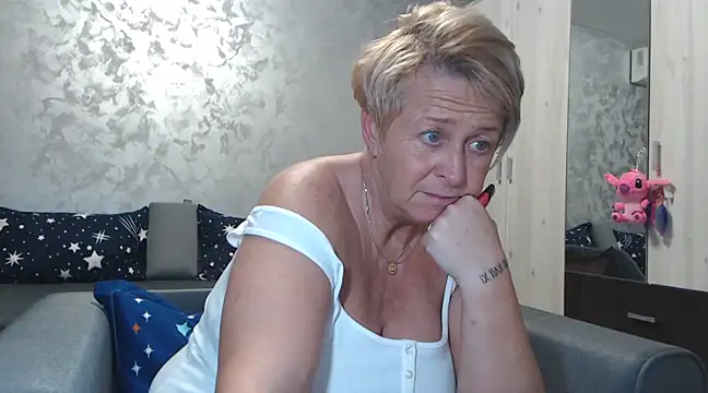 RosesandLillies online show from February 28, 2025, 5:37 pm