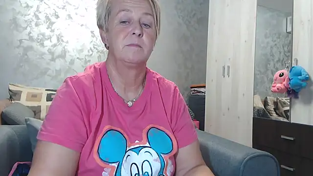 RosesandLillies online show from October 11, 2025, 4:49 pm