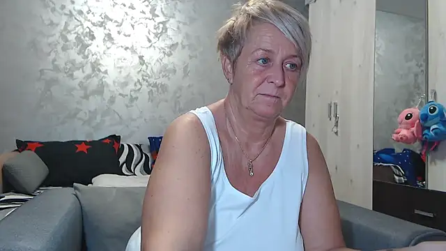 RosesandLillies online show from January 13, 2026, 6:13 pm