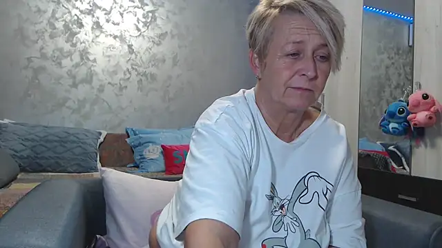 RosesandLillies online show from February 28, 2026, 7:48 pm