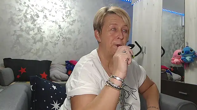 RosesandLillies online show from April 2, 2026, 4:37 pm