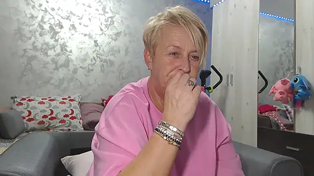 RosesandLillies online show from April 5, 2026, 4:15 pm