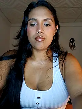 victoria roussee online show from September 19, 2025, 4:03 am