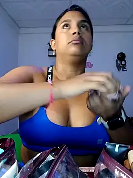 victoria roussee online show from October 19, 2025, 11:22 am