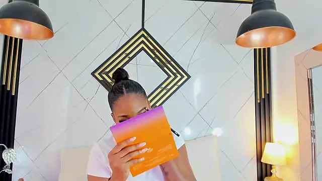 EmilyDiaaz online show from December 20, 2025, 12:45 pm