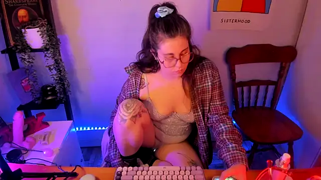 Snapshot of Rosiee69_ chatting on March 24, 2026, 7:30 pm Rosiee69 online show from March 24, 2026, 7:30 pm