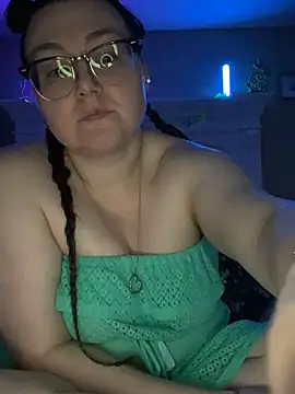 Snapshot of HTXBELLE chatting on March 3, 2025, 8:27 am HTXBELLE online show from March 3, 2025, 8:27 am