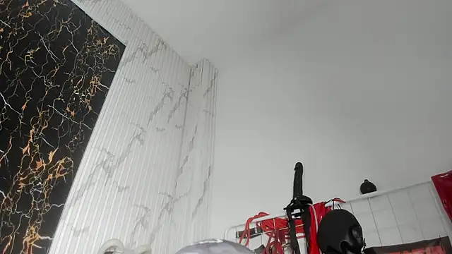 Guxplo  online show from February 25, 2026, 2:48 pm