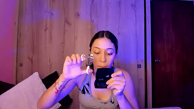 TANIA 06 online show from April 24, 2026, 1:02 pm