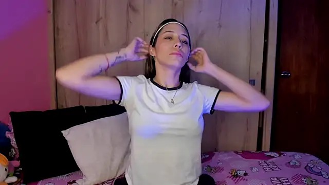 TANIA 06 online show from May 15, 2026, 8:49 pm