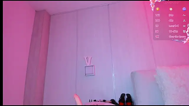 sasha riverss online show from October 18, 2025, 7:58 pm