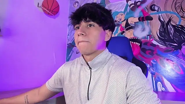 Allex Cano online show from March 18, 2026, 7:39 pm