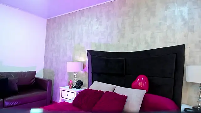 NahomyCarther online show from March 11, 2026, 4:57 pm