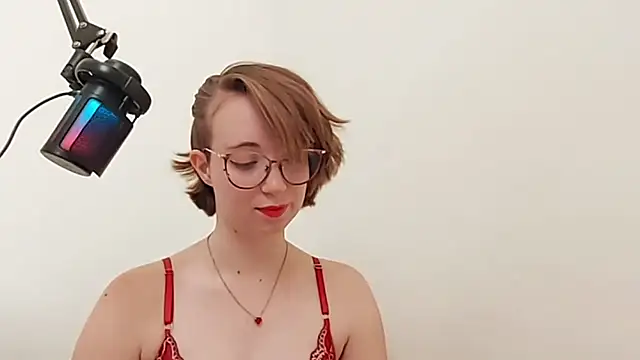 Elise Nyx online show from October 2, 2025, 12:45 pm