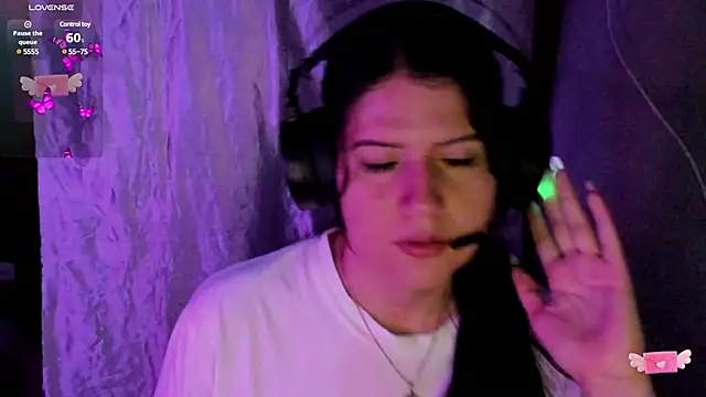 brii69 online show from March 4, 2025, 11:32 pm