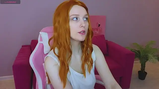 KristinMoore online show from March 11, 2025, 9:24 am