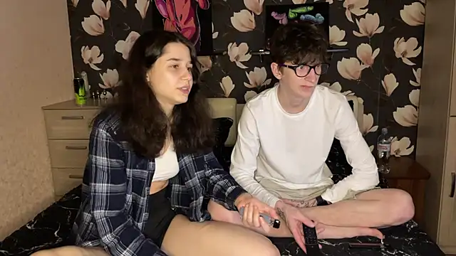 baby lesi online show from April 18, 2026, 6:12 pm