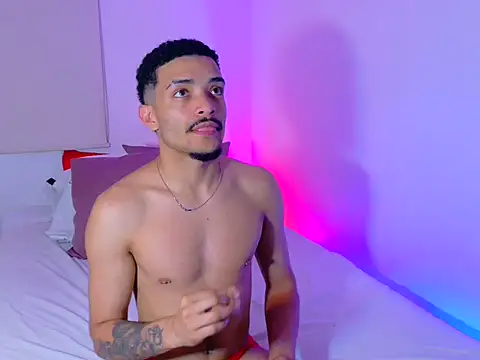 eross chipre  online show from December 13, 2025, 10:26 pm