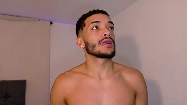 eross chipre  online show from March 3, 2026, 3:01 am