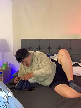 eross chipre  online show from March 12, 2026, 3:23 am