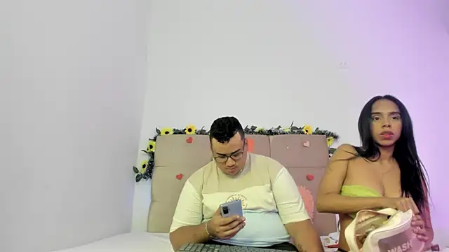 MICHAEL AND SHARON online show from March 19, 2025, 3:09 am