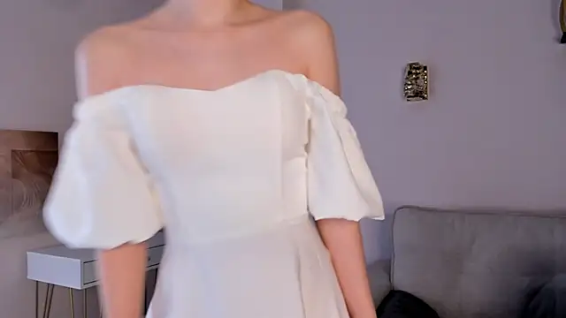 SunnivaCovil online show from February 26, 2025, 2:03 pm