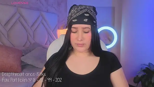 Snapshot of Leaa_Cox chatting on April 22, 2026, 7:37 pm Leaa Cox online show from April 22, 2026, 7:37 pm