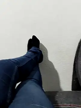 LindosPies online show from March 1, 2025, 1:22 am